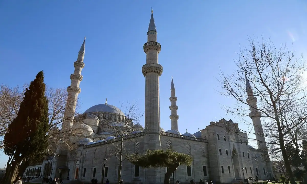 A Comprehensive Guide to the Best Things to Do in Istanbul