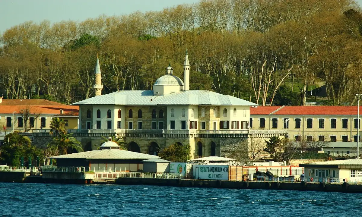 The Secret World of Istanbul Real Estate: Exploring Historical Mansions and Heritage Properties