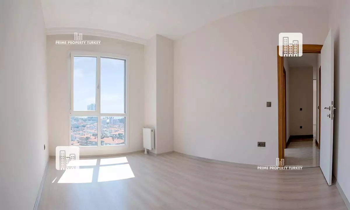 no image alt found