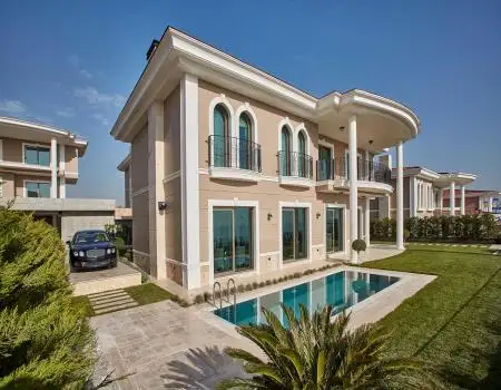 5 bedroom Villa for sale in Istanbul